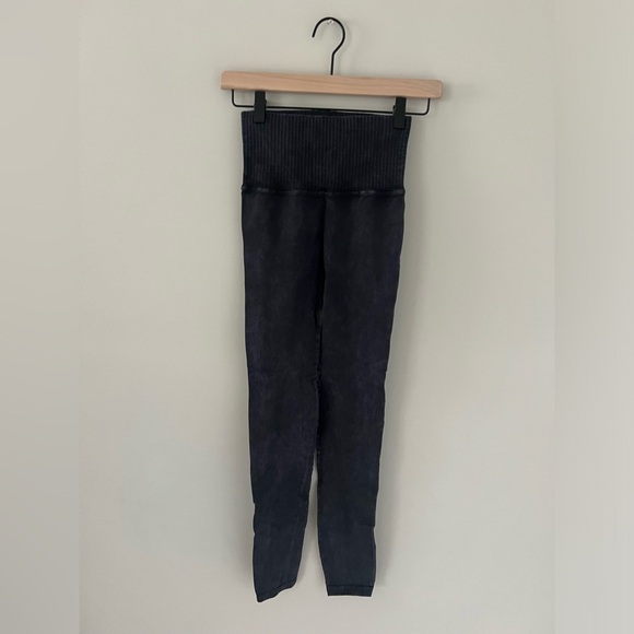 NWOT FP Movement High-Rise 7/8 Length Good Karma Leggings in Faded Black - Picture 4 of 6